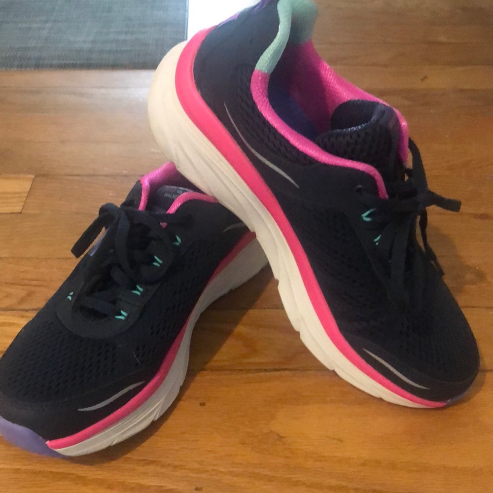 Women’s Skechers